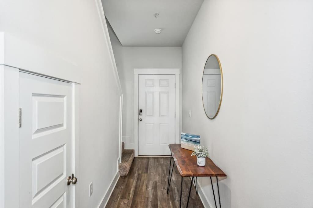 Luxury Townhome Near Downtown And Pensacola Beach Bagian luar foto