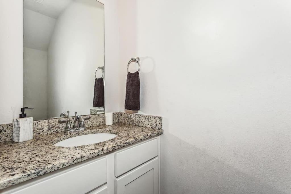 Luxury Townhome Near Downtown And Pensacola Beach Bagian luar foto