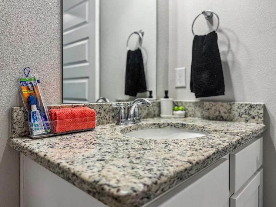 Luxury Townhome Near Downtown And Pensacola Beach Bagian luar foto