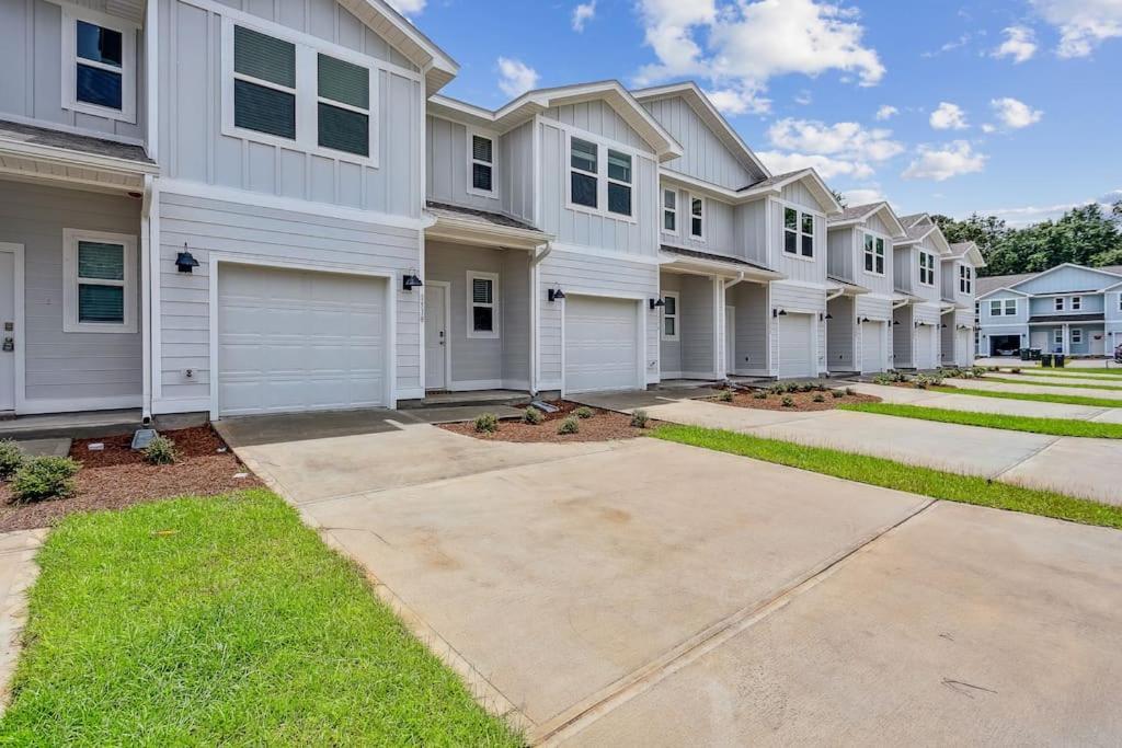 Luxury Townhome Near Downtown And Pensacola Beach Bagian luar foto