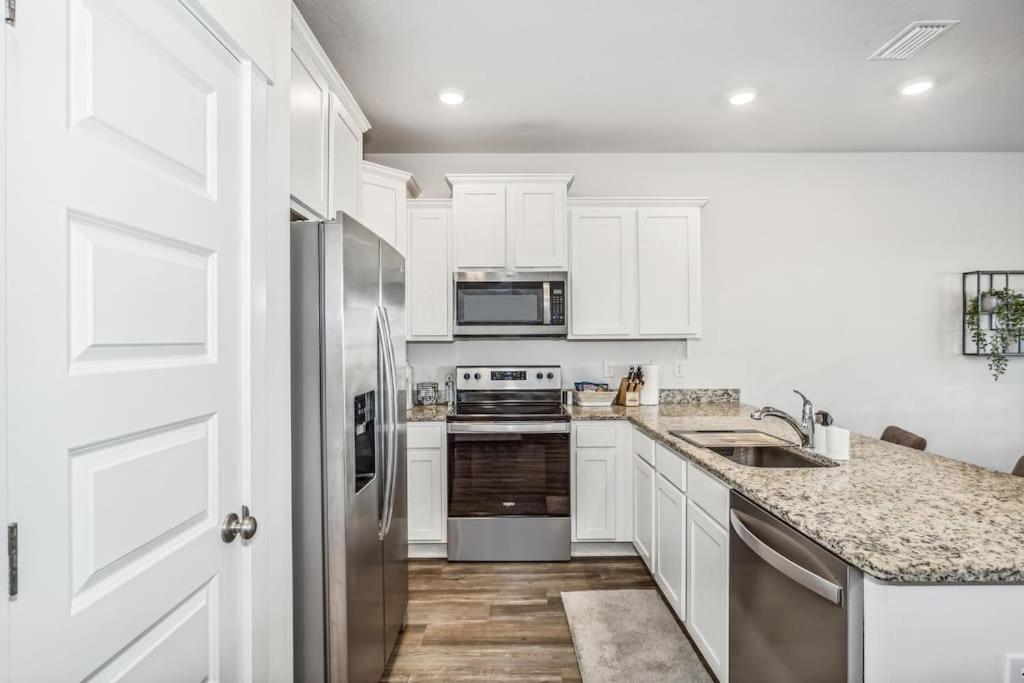 Luxury Townhome Near Downtown And Pensacola Beach Bagian luar foto